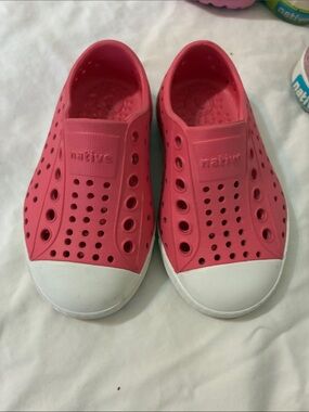 Native Kids Slip-On Water Shoes in Coral Pink with White Toe